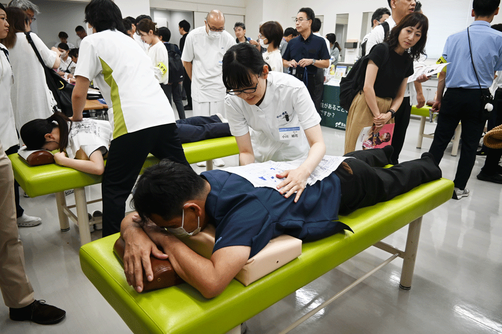 会場は学生でいっぱい。学びたいという意欲が伝わってくる空間に