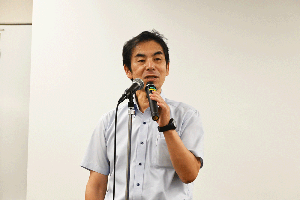 粕谷氏