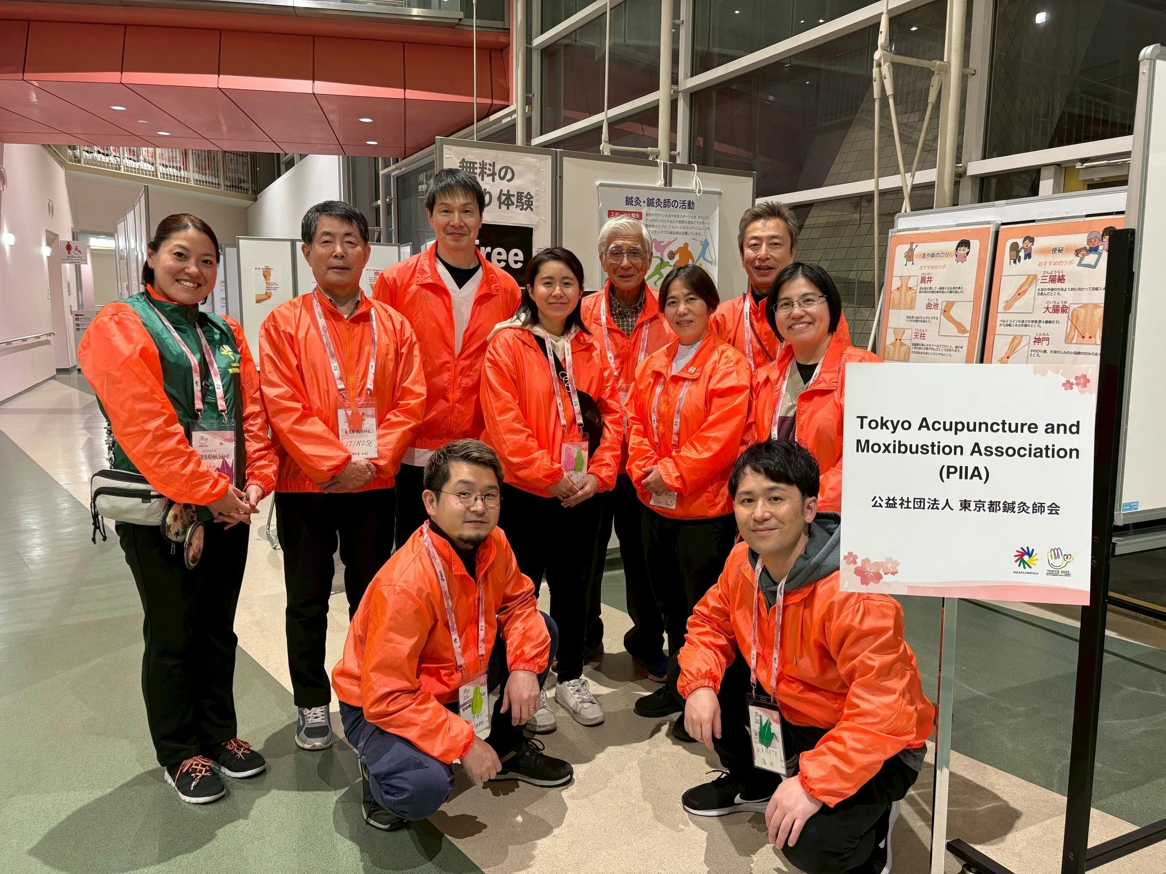 ポスターを持って会場を回り視覚的にPRした